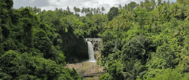 Tegenungan Waterfall by www.enbali.com